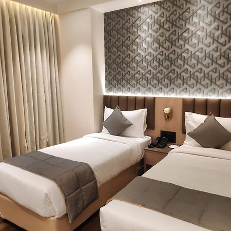 Maxxvalue Hotel Midc - Andheri Bombay Esterno foto