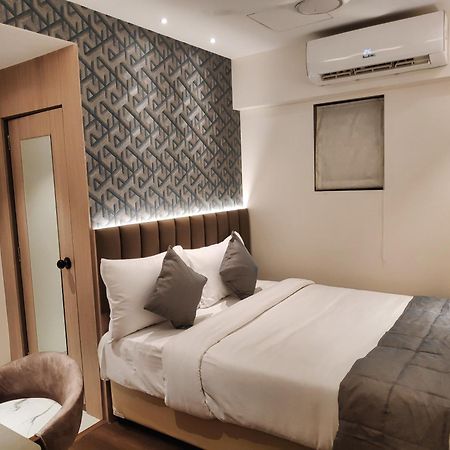 Maxxvalue Hotel Midc - Andheri Bombay Esterno foto