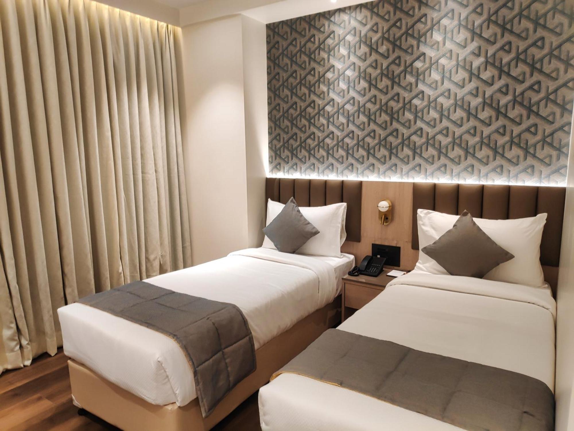 Maxxvalue Hotel Midc - Andheri Bombay Esterno foto