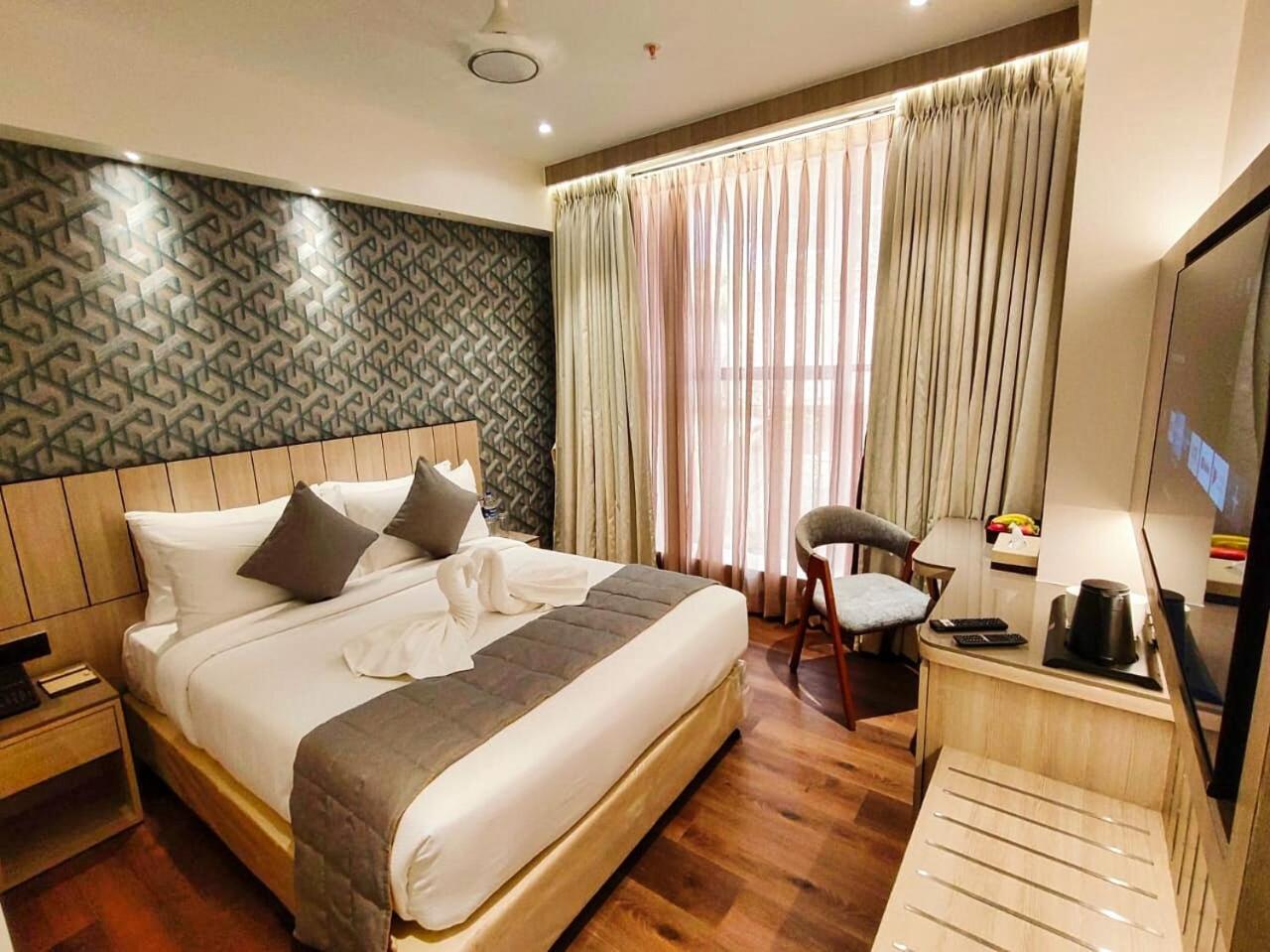 Maxxvalue Hotel Midc - Andheri Bombay Esterno foto