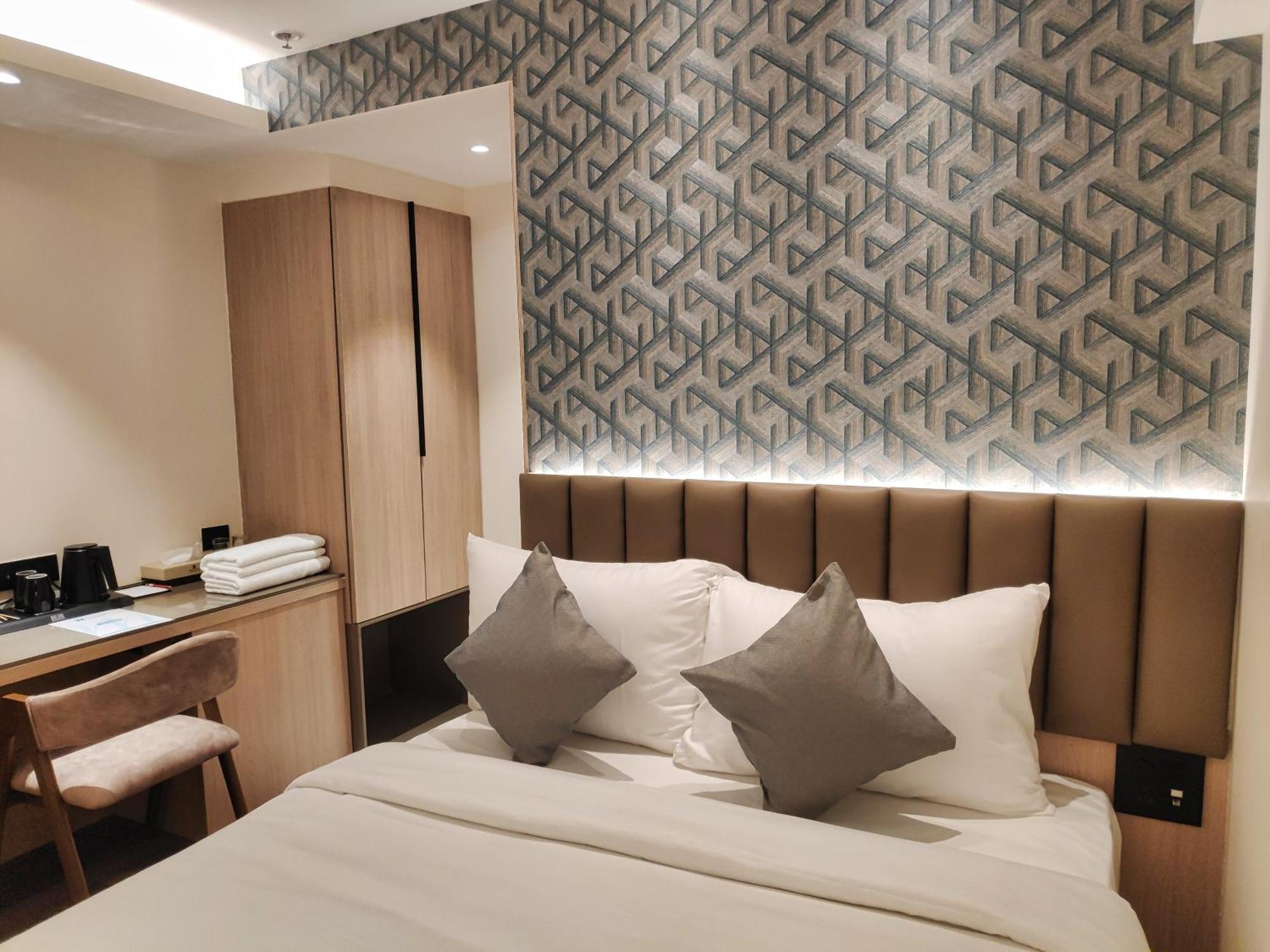 Maxxvalue Hotel Midc - Andheri Bombay Esterno foto